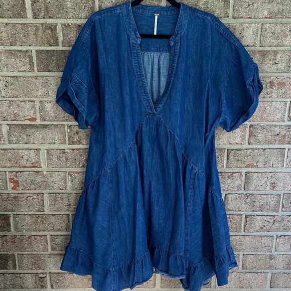 FREE PEOPLE Blue Denim Babydoll Dress / Size L / NWOT - Picture 2 of 8